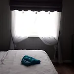 Bed & Breakfast Gate 1 Bnb, 177 House Nr, *