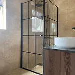 Gate 1 Bnb, 177 House Nr, Bed & Breakfast
