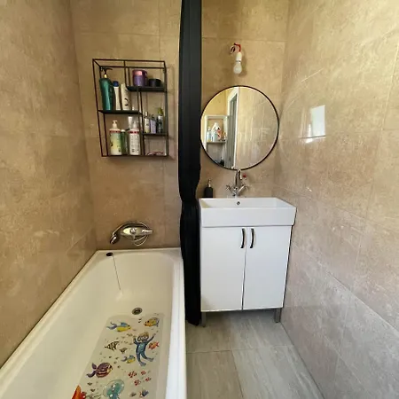Gate 1 Bnb, 177 House Nr, * Maloy