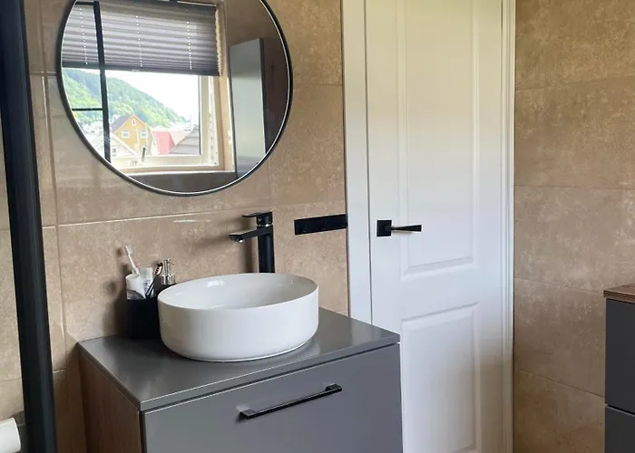 Gate 1 Bnb, 177 House Nr, *