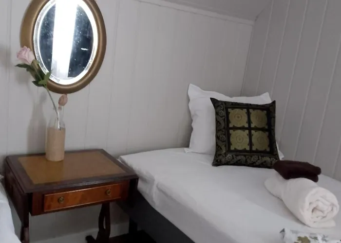 Bed & Breakfast Gate 1 Bnb, 177 House Nr,